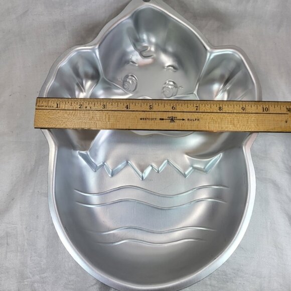 Wilton Just Hatched Chick Egg Cake PAN 2002 Easter 2105-2060 (2 layer mix) - Picture 3 of 8